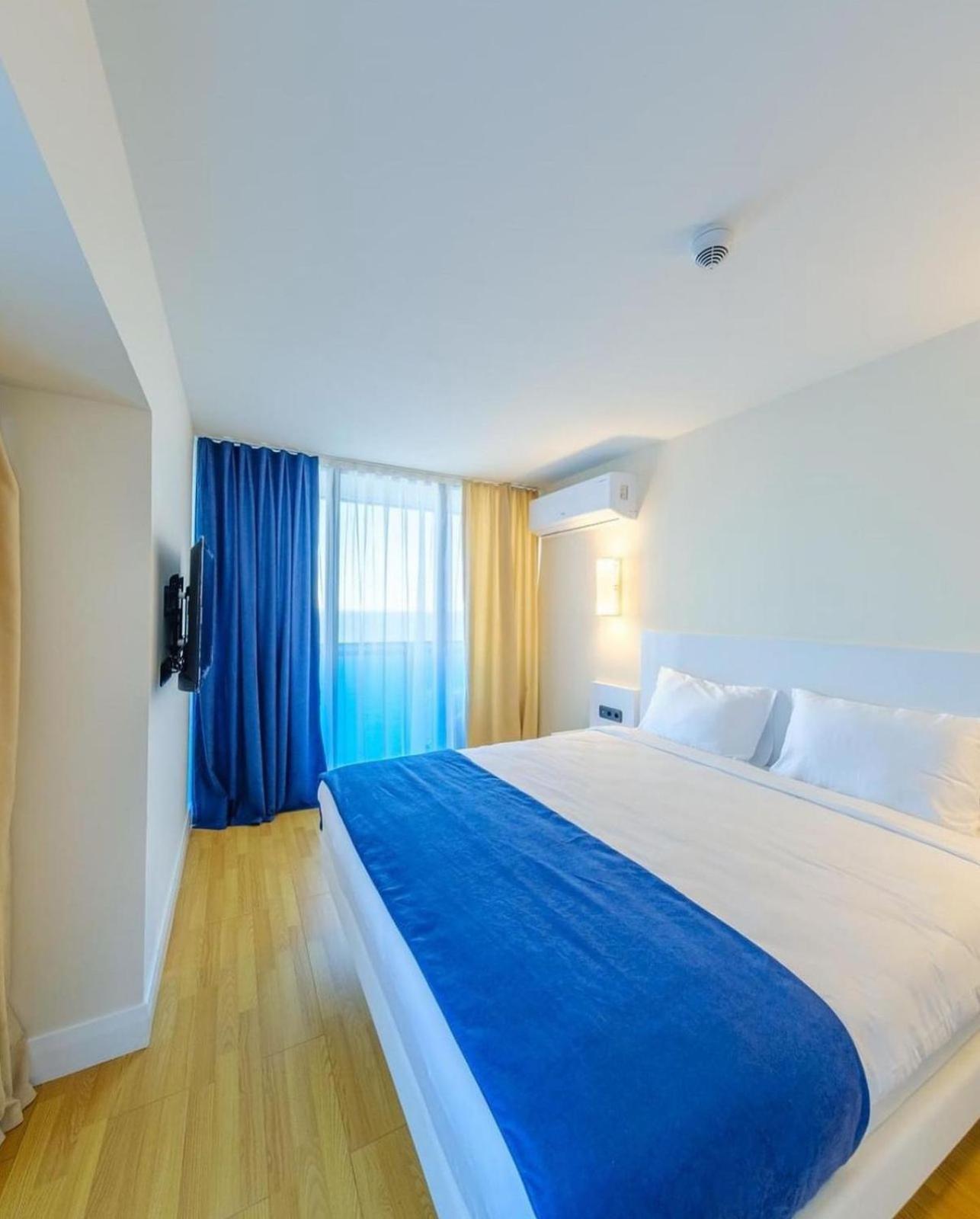 Luxury Panorama Sea View Apartment & Central Батумі Екстер'єр фото