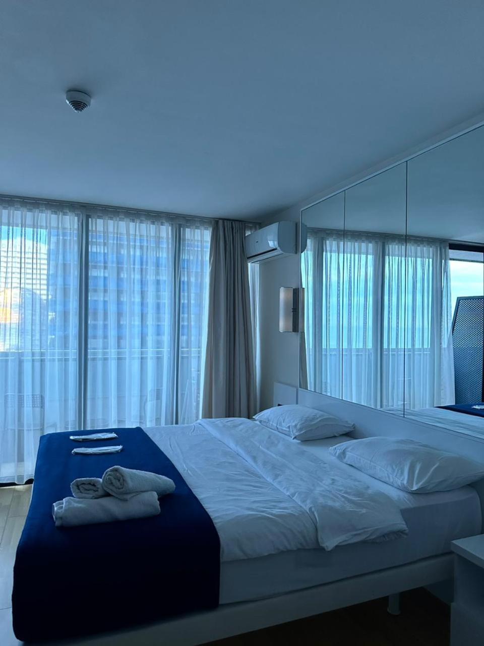 Luxury Panorama Sea View Apartment & Central Батумі Екстер'єр фото